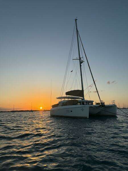 Anchored Soul 42ft Lagoon Yacht For Sale