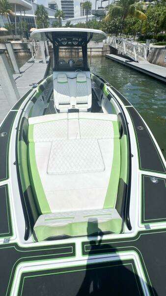 LIFE S AWESOME 38ft Statement Yacht For Sale