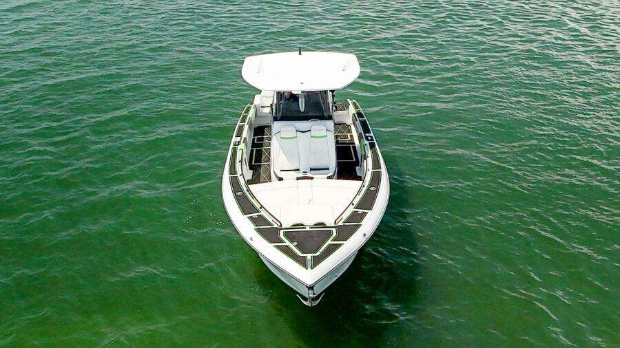 LIFE S AWESOME 38ft Statement Yacht For Sale