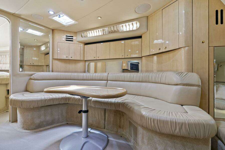 38ft Sea Ray Yacht For Sale