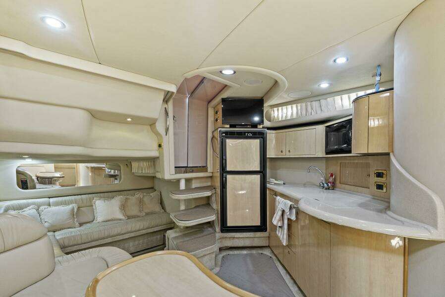 38ft Sea Ray Yacht For Sale