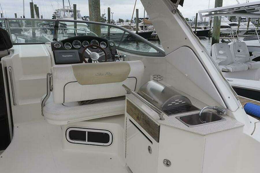 31ft Sea Ray Yacht For Sale