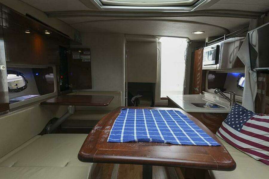 31ft Sea Ray Yacht For Sale