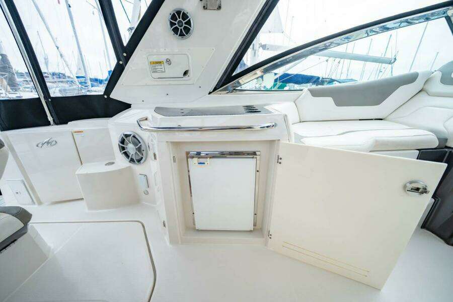 Memory Maker 34ft Monterey Yacht For Sale