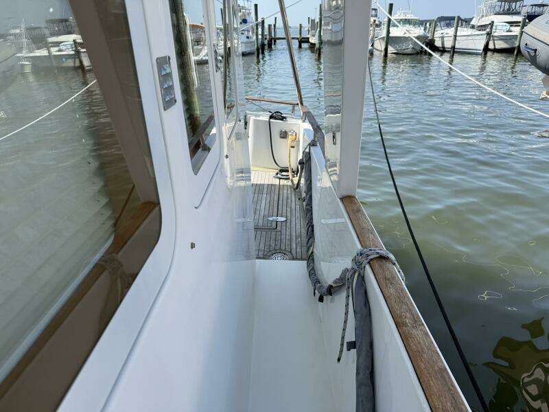 All At Sea 42ft Beneteau Yacht For Sale