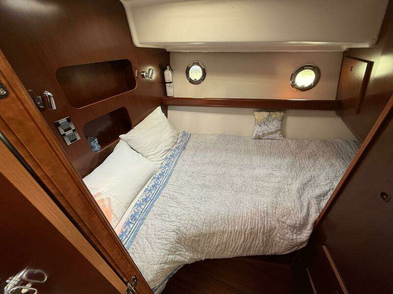 All At Sea 42ft Beneteau Yacht For Sale