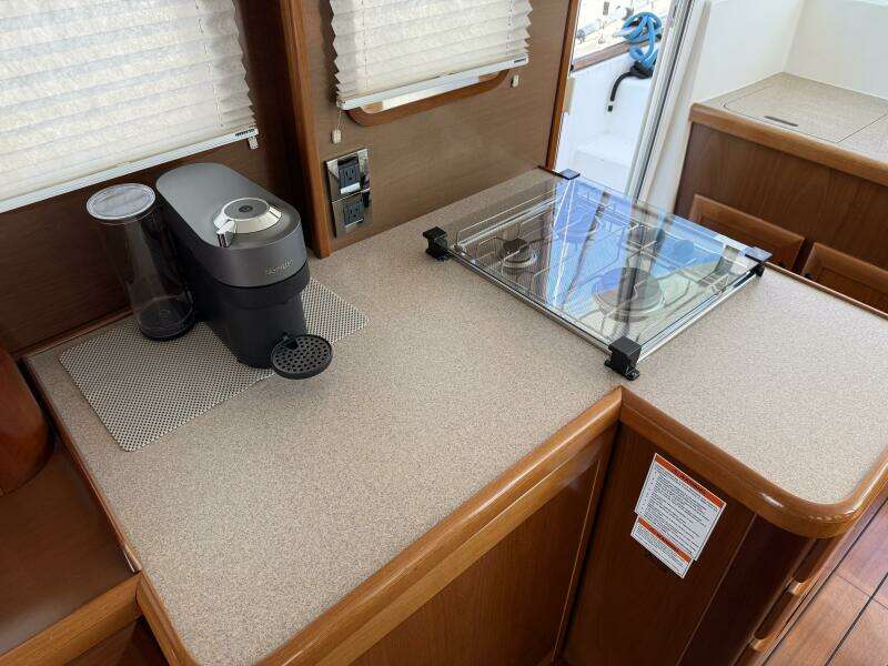 All At Sea 42ft Beneteau Yacht For Sale