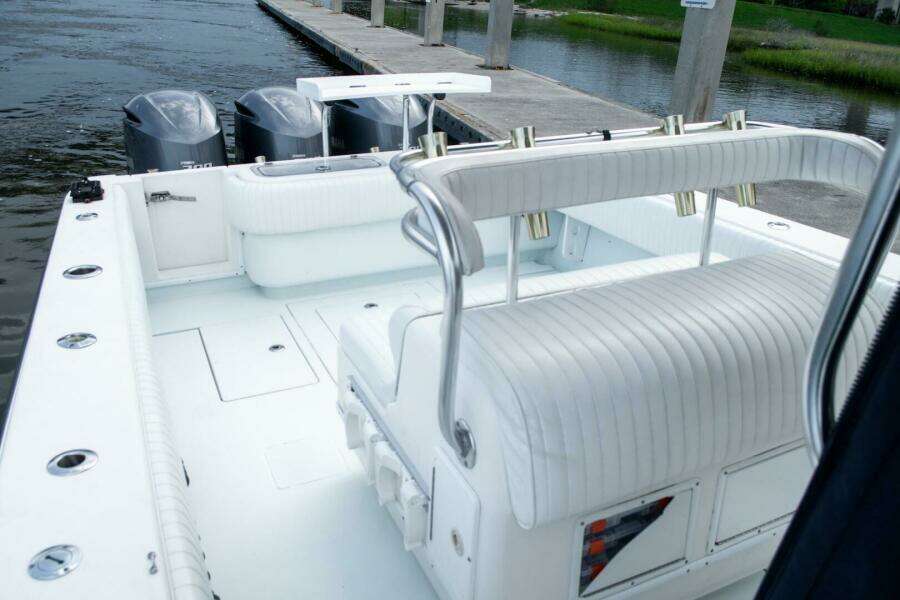 33ft Contender Yacht For Sale