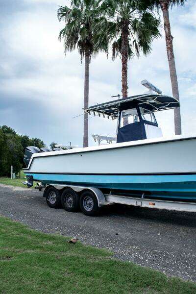 33ft Contender Yacht For Sale