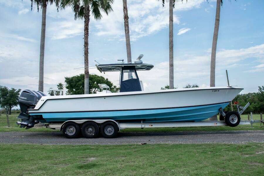 33ft Contender Yacht For Sale