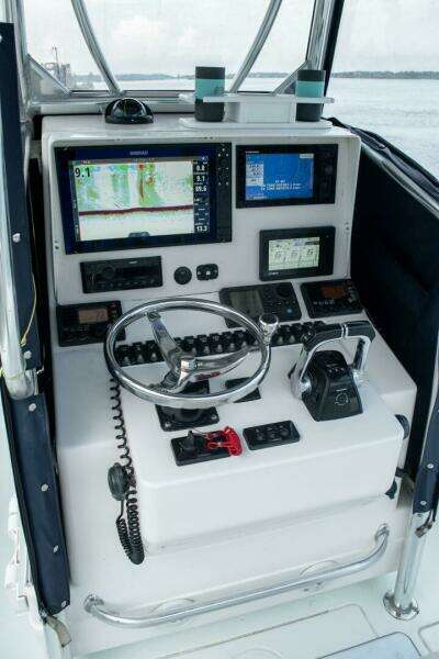 33ft Contender Yacht For Sale