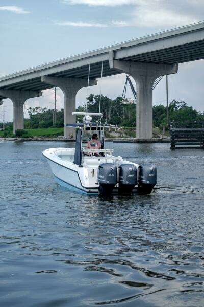 33ft Contender Yacht For Sale