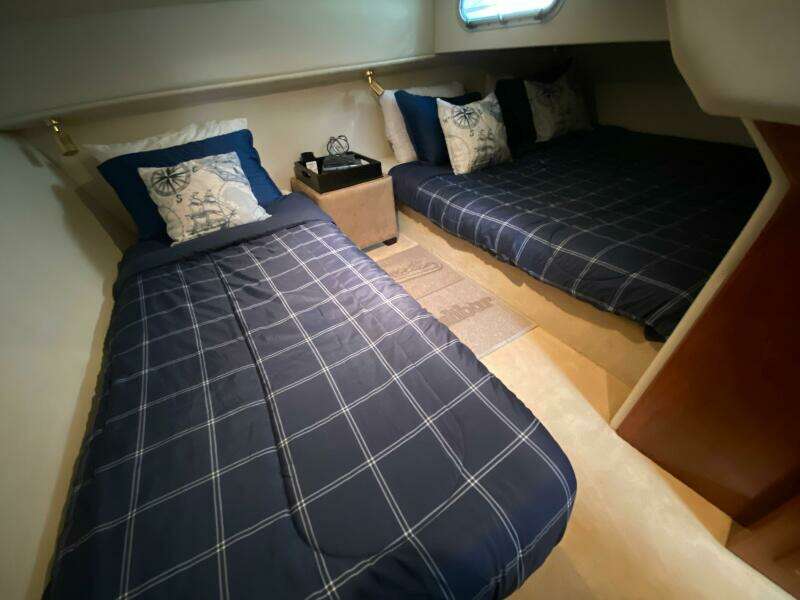 47ft Riviera Yacht For Sale