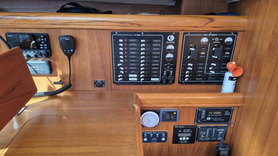 Ceiba 42ft Hunter Yacht For Sale
