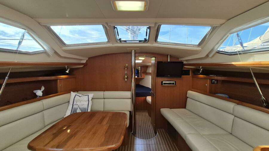 Ceiba 42ft Hunter Yacht For Sale