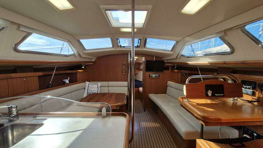 Ceiba 42ft Hunter Yacht For Sale