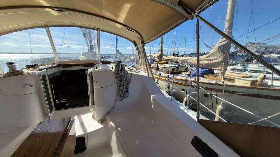 Ceiba 42ft Hunter Yacht For Sale