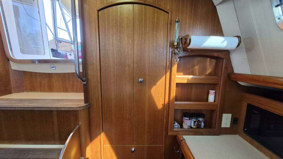 Ceiba 42ft Hunter Yacht For Sale