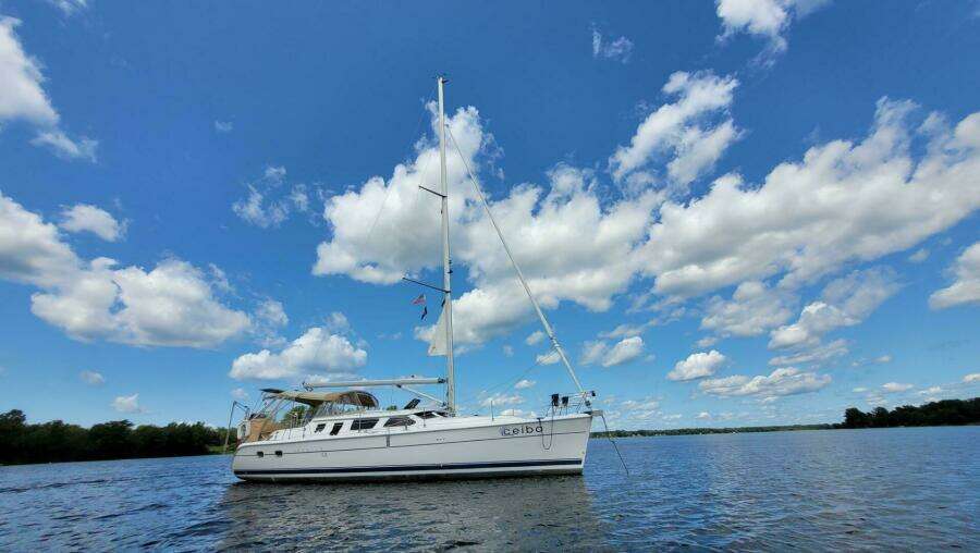 Ceiba 42ft Hunter Yacht For Sale