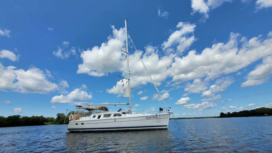 Ceiba 42ft Hunter Yacht For Sale
