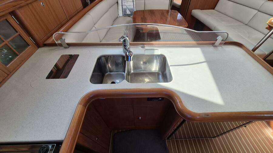 Ceiba 42ft Hunter Yacht For Sale