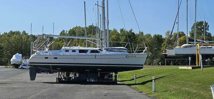 Ceiba 42ft Hunter Yacht For Sale