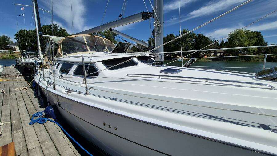 Ceiba 42ft Hunter Yacht For Sale