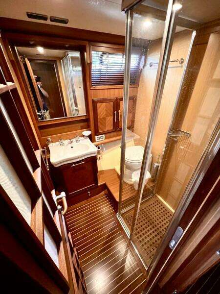 51ft Mochi Craft Yacht For Sale