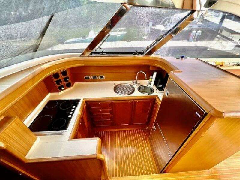 51ft Mochi Craft Yacht For Sale