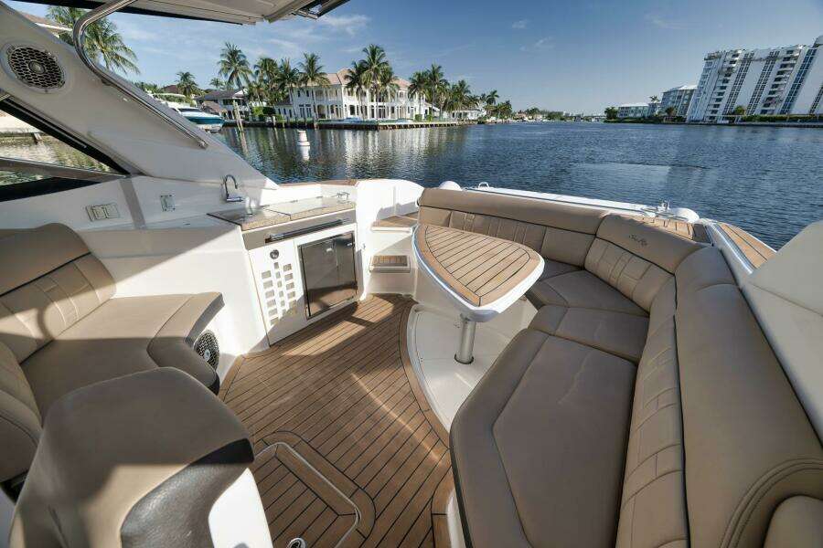 35ft Sea Ray Yacht For Sale