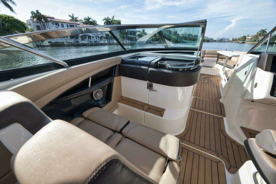 35ft Sea Ray Yacht For Sale