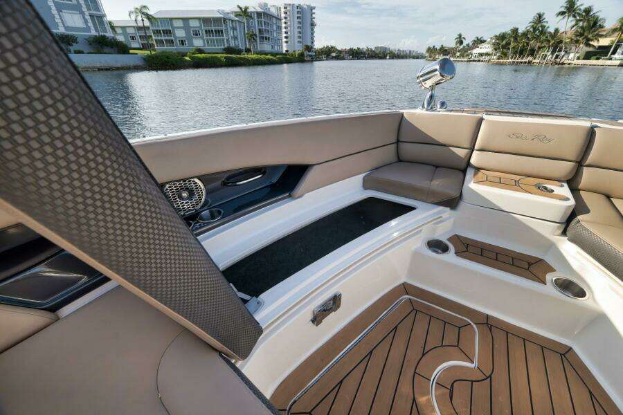 35ft Sea Ray Yacht For Sale