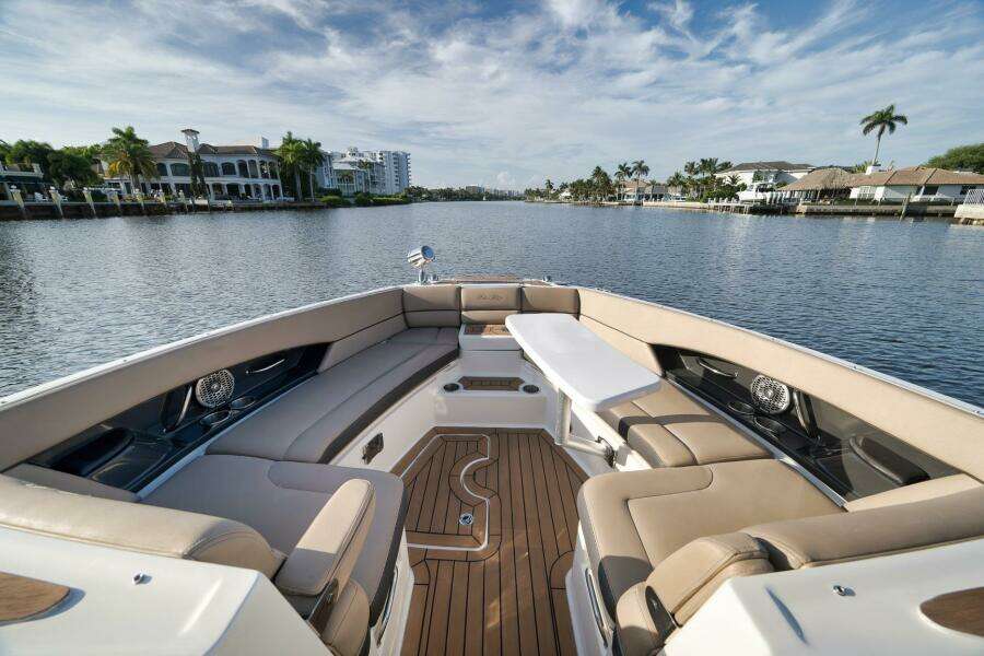35ft Sea Ray Yacht For Sale