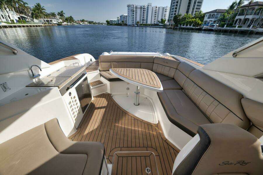 35ft Sea Ray Yacht For Sale