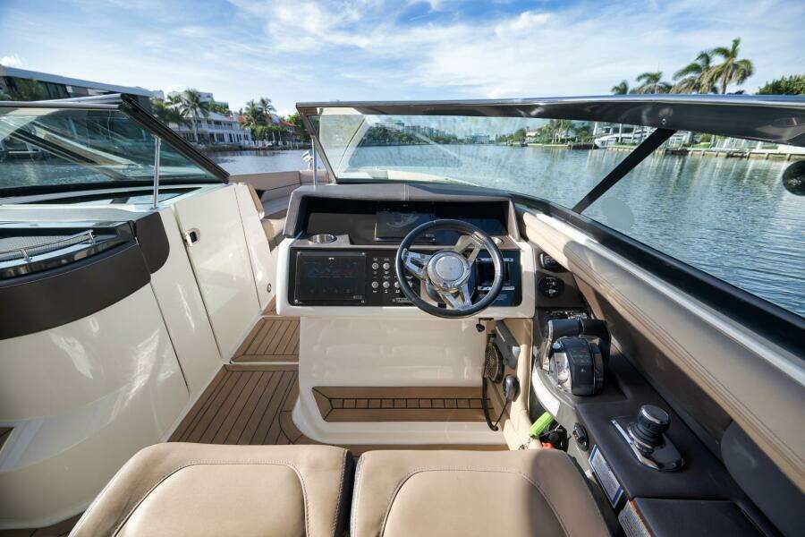 35ft Sea Ray Yacht For Sale