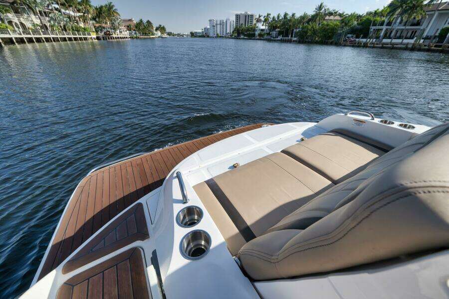 35ft Sea Ray Yacht For Sale