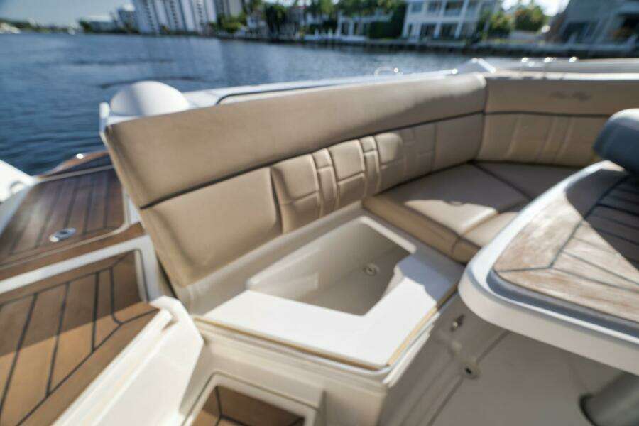 35ft Sea Ray Yacht For Sale