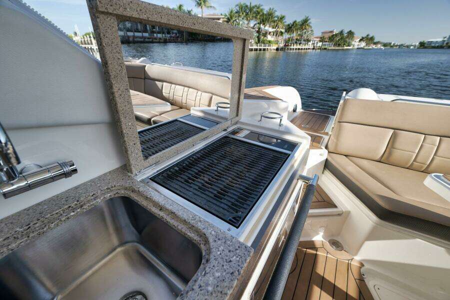 35ft Sea Ray Yacht For Sale