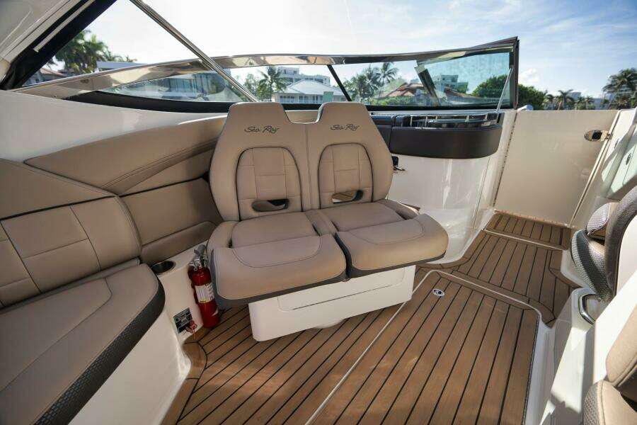 35ft Sea Ray Yacht For Sale