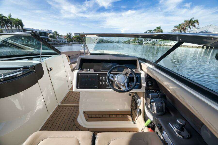 35ft Sea Ray Yacht For Sale