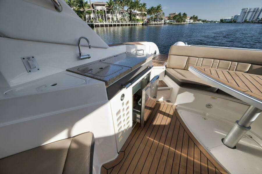 35ft Sea Ray Yacht For Sale