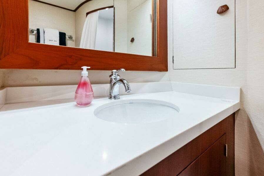 NIC NAC 53ft Merritt Yacht For Sale