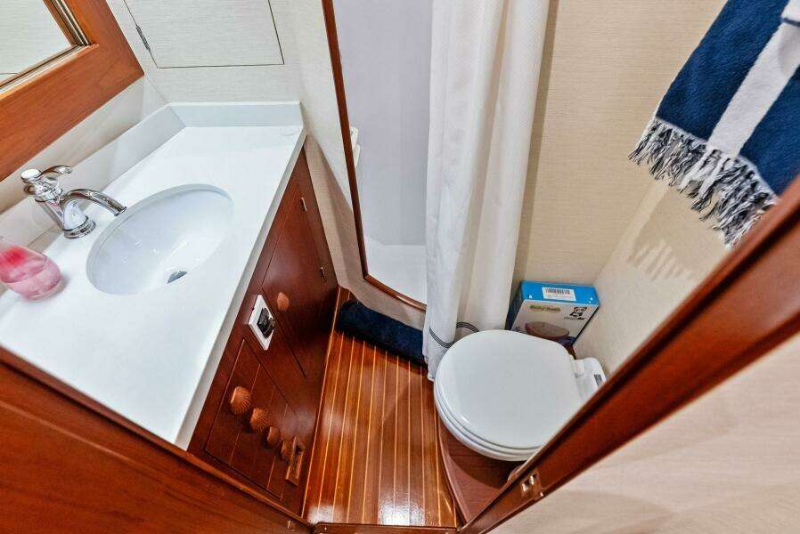 NIC NAC 53ft Merritt Yacht For Sale