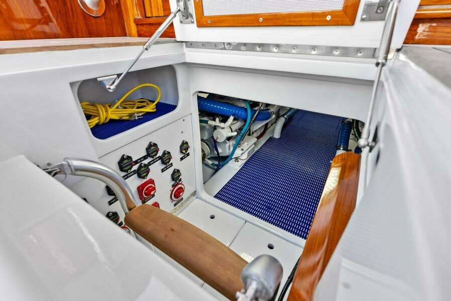 NIC NAC 53ft Merritt Yacht For Sale