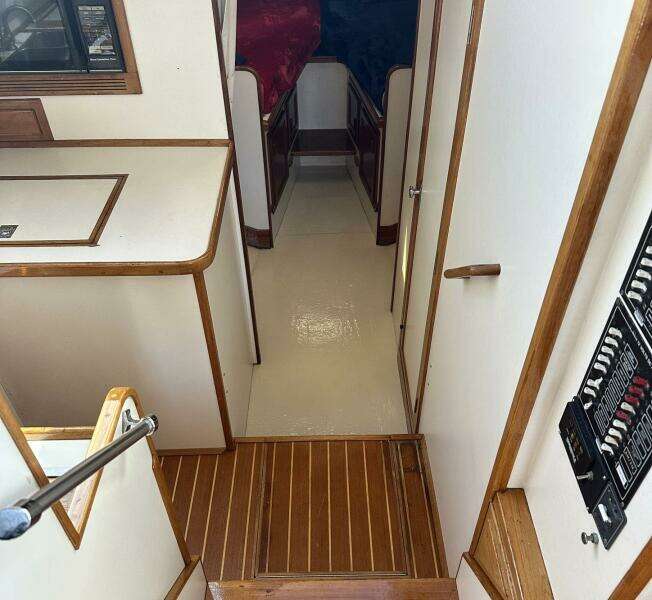 VICTORY 36ft Nauset Yacht For Sale