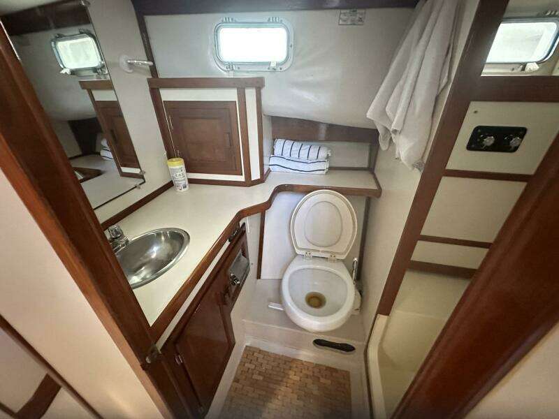 VICTORY 36ft Nauset Yacht For Sale