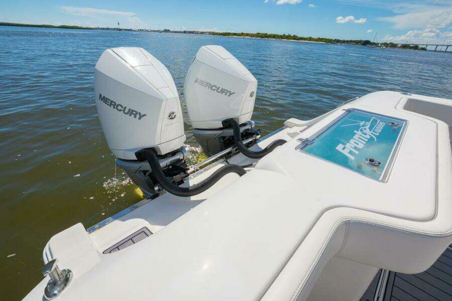33ft Front Runner Yacht For Sale