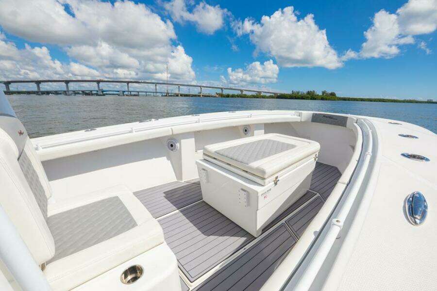33ft Front Runner Yacht For Sale