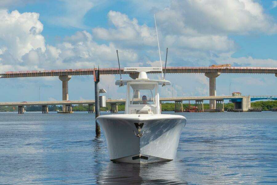 33ft Front Runner Yacht For Sale