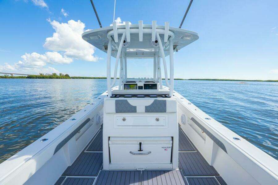33ft Front Runner Yacht For Sale